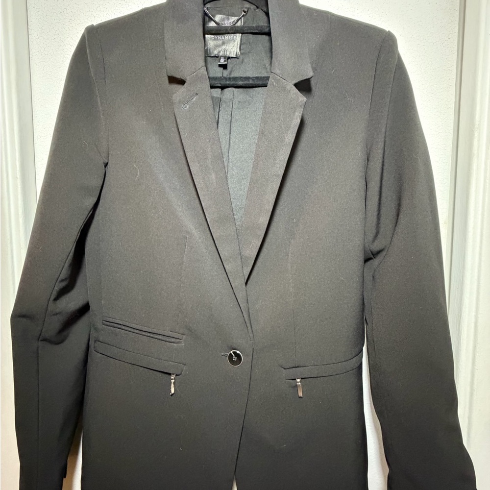 Dynamite Black Single-Button Tailored Blazer
